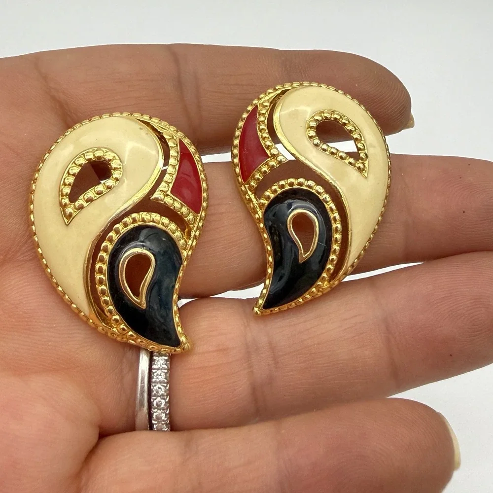 Vtg Avon Kaleidoscope Enamel Earrings Pierced Paisley Red White Blue 1992